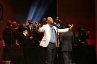 Micah Stampley delivers a rousing performance in tribute to Israel Houghton