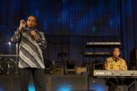 Bishop Joseph Garlington with keyboardist Min. Clarence Grant