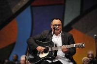 Israel Houghton sings Through It All