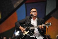 Israel Houghton in an acoustic performance