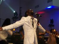 Tribbett in a worship moment